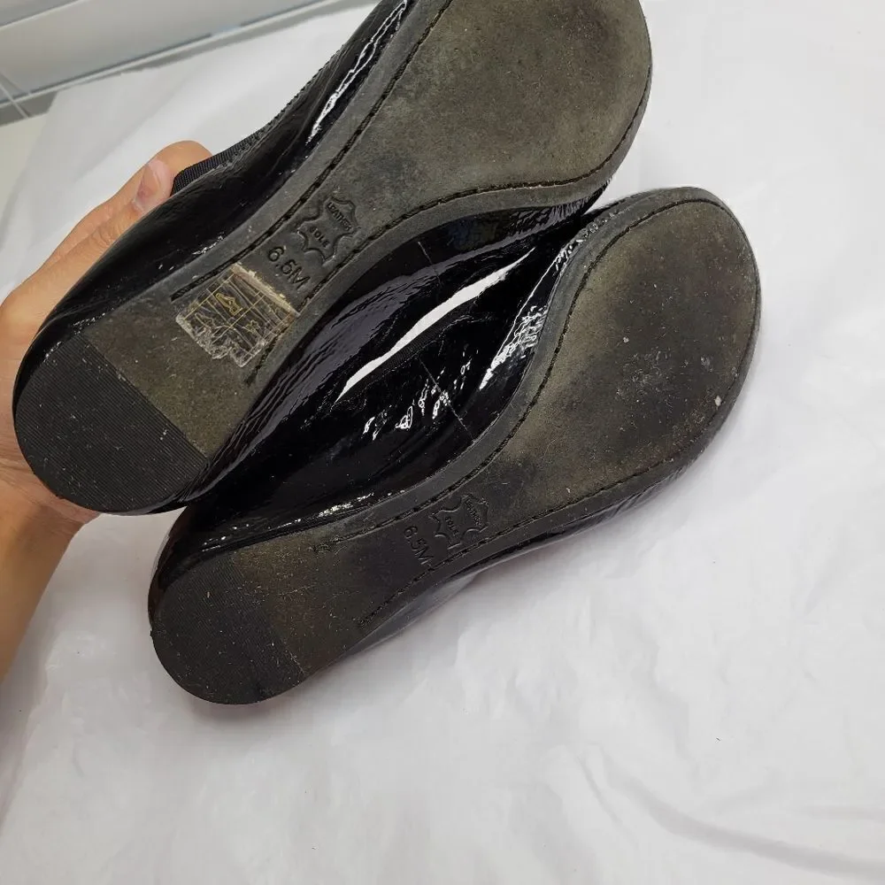 Tory Burch black patent flat 6.5M